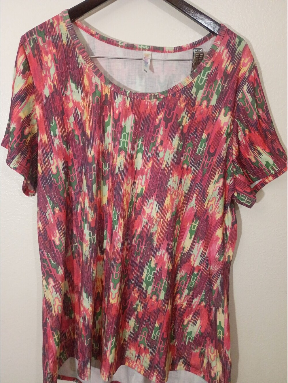 LuLaRoe Women's 3XL Multicolor Short Sleeve T-Shirt